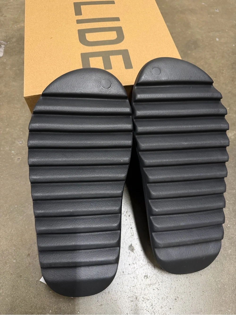 Adidas Yzy slides